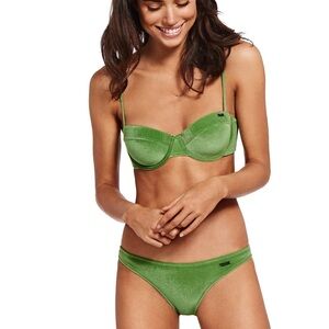 Triangl Green Velevet bikini
